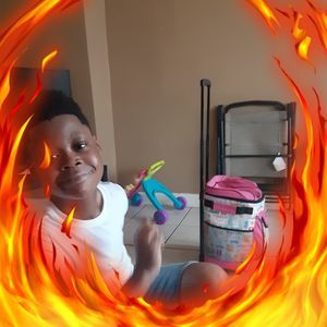 Meet your Posher, Akia